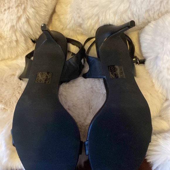 NWOT black heeled sandals SZ 9 - Picture 3 of 3
